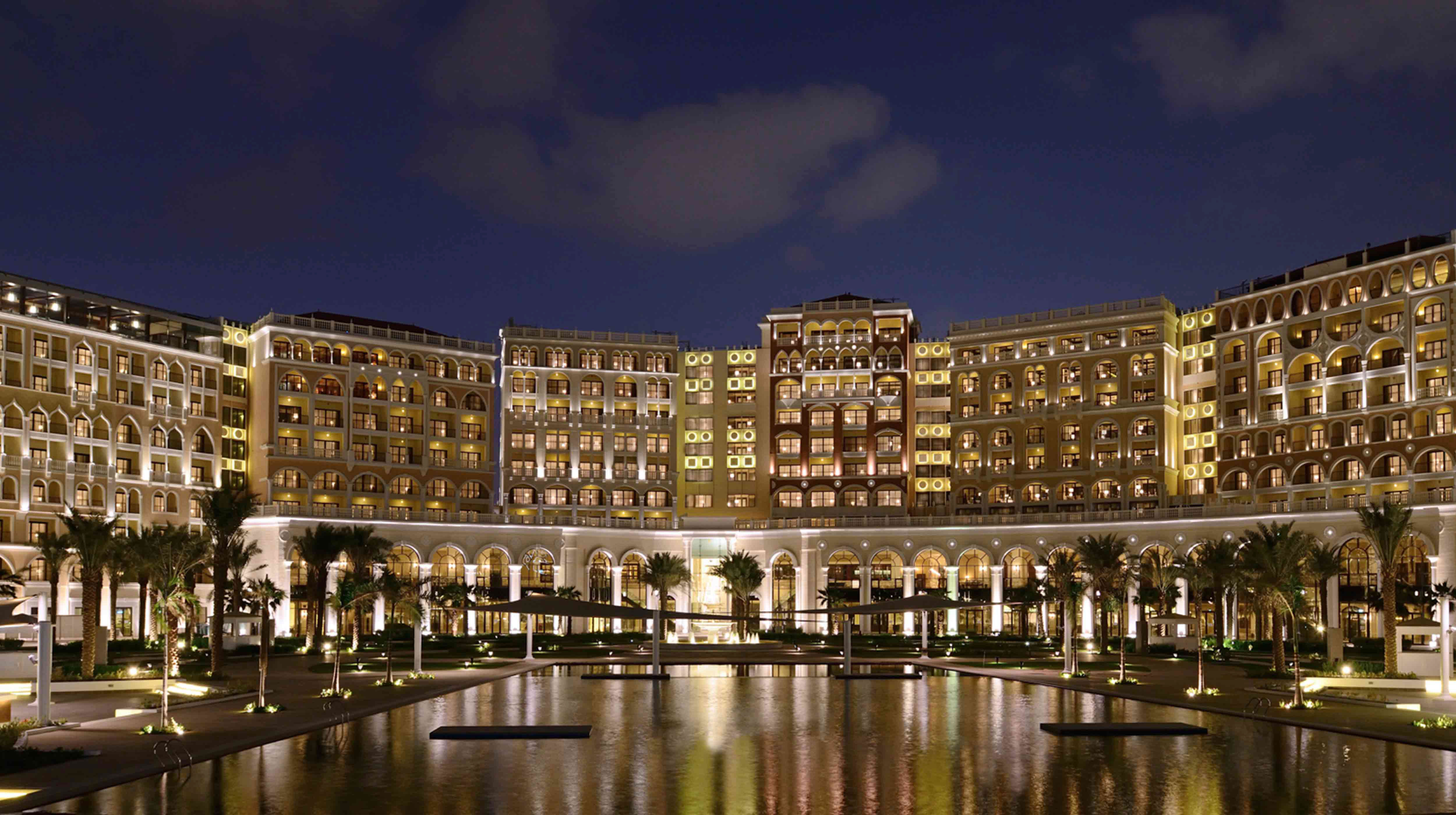 Grand Lawn at Ritz Carlton Abu Dhabi