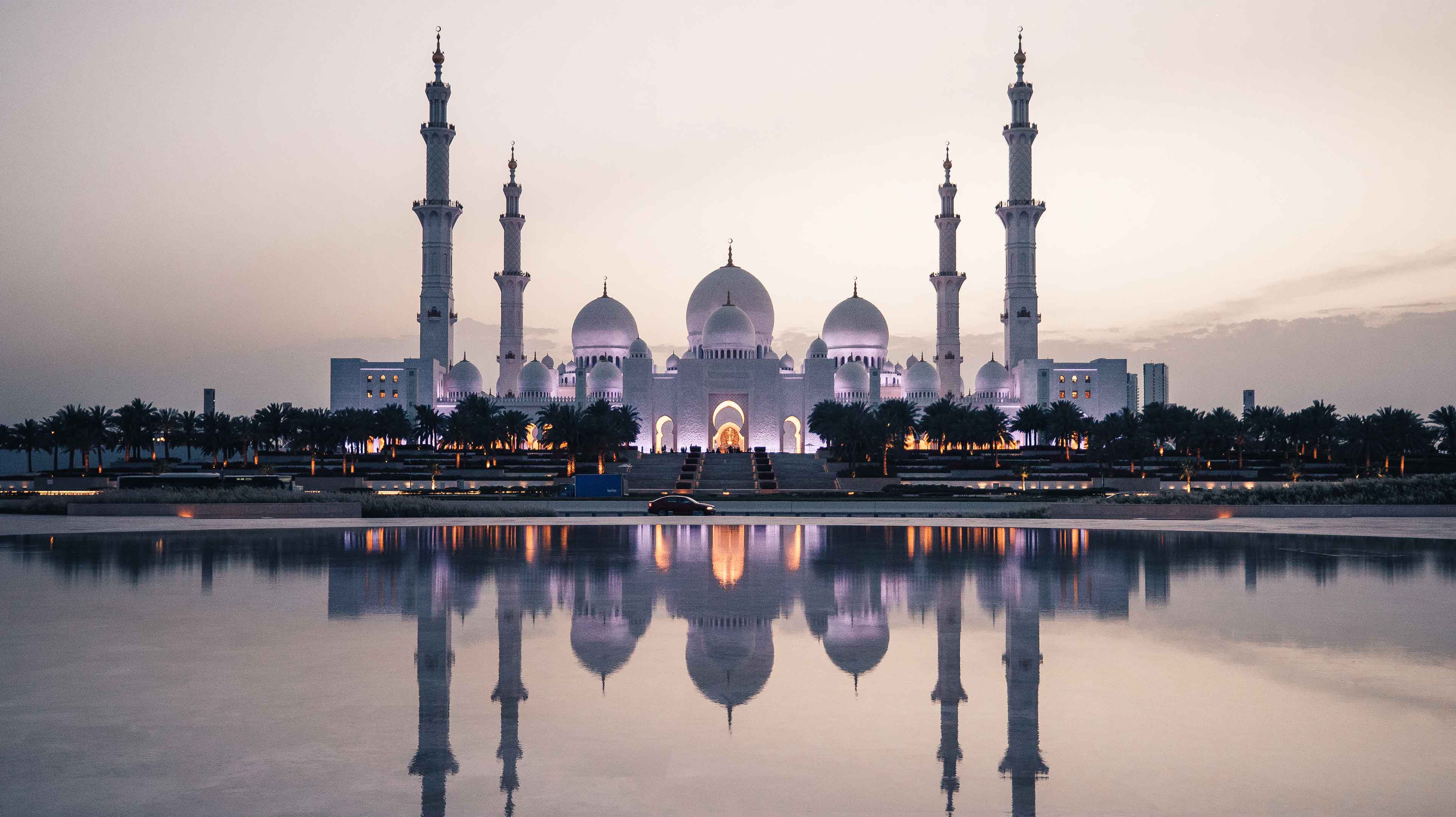 awe inspiring sheikh zayed grand mosque