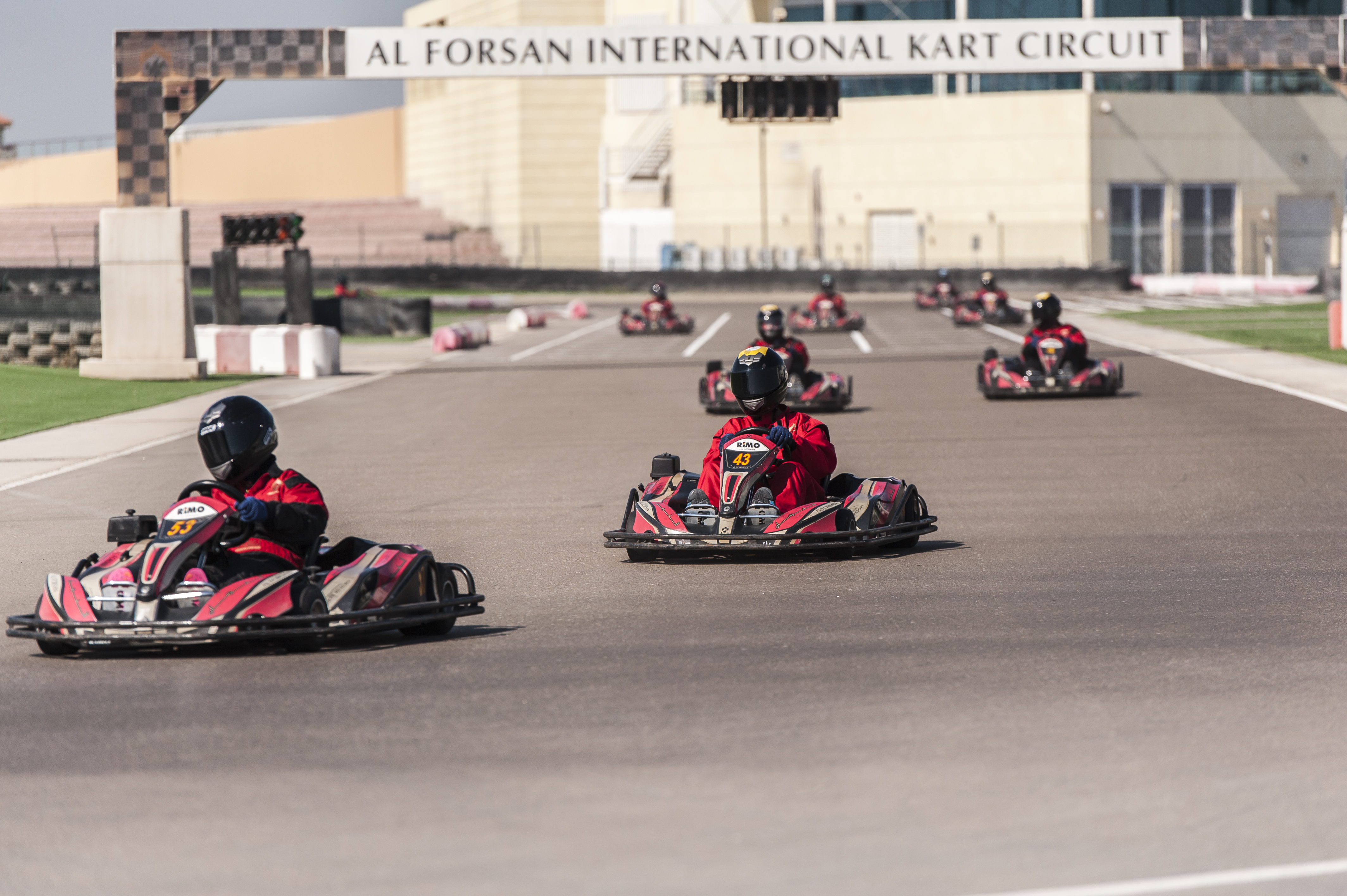Соревнования по картингу на гоночном треке Al Forsan International Kart Circuit в Абу-Даби