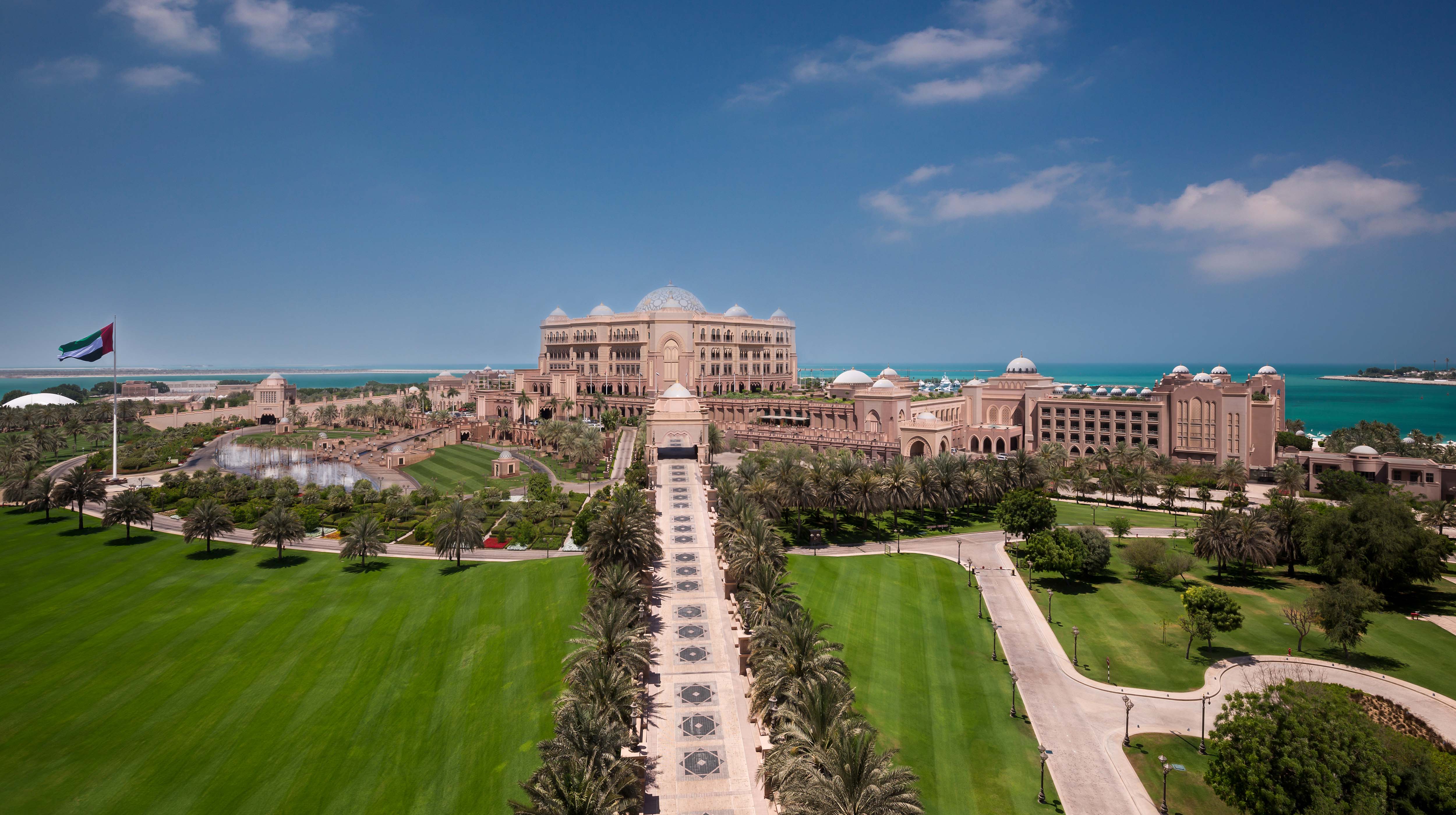 Vista sul Emirates Palace ad Abu Dhabi.